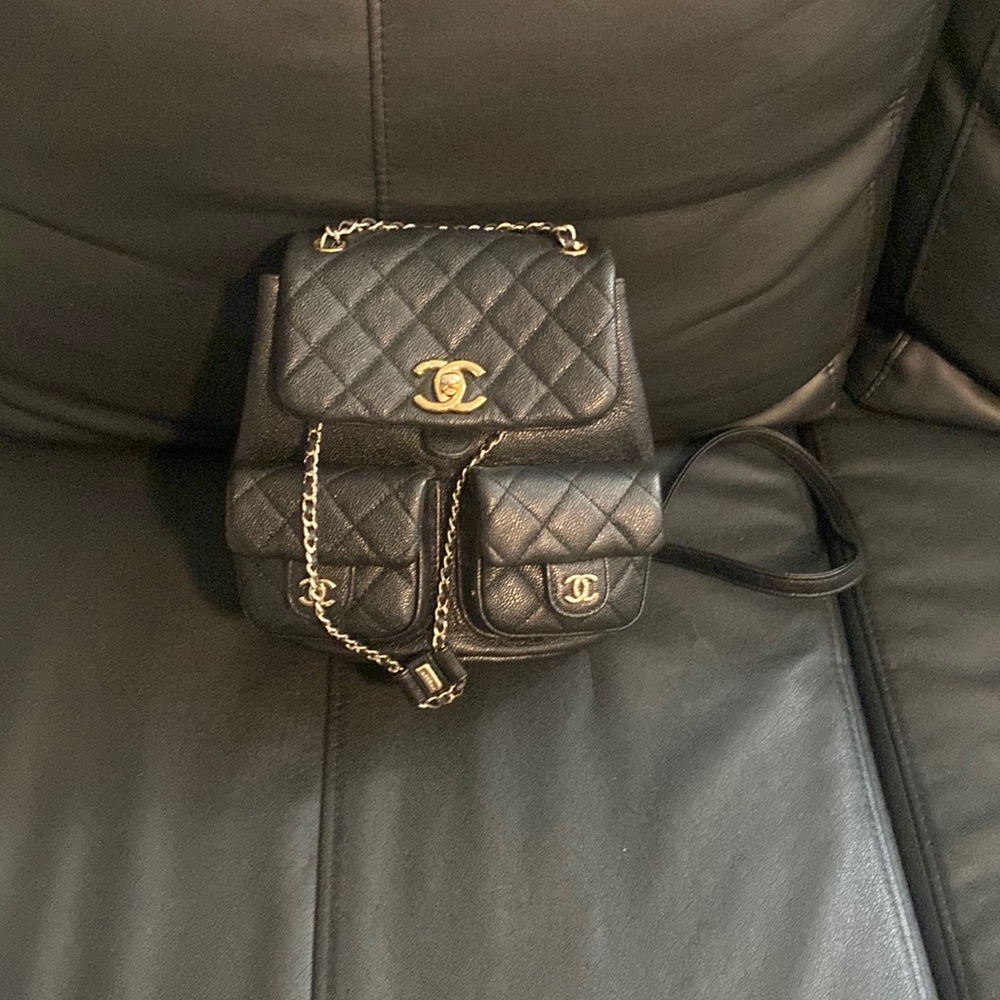 Chanel 23p duma backpack black caviar